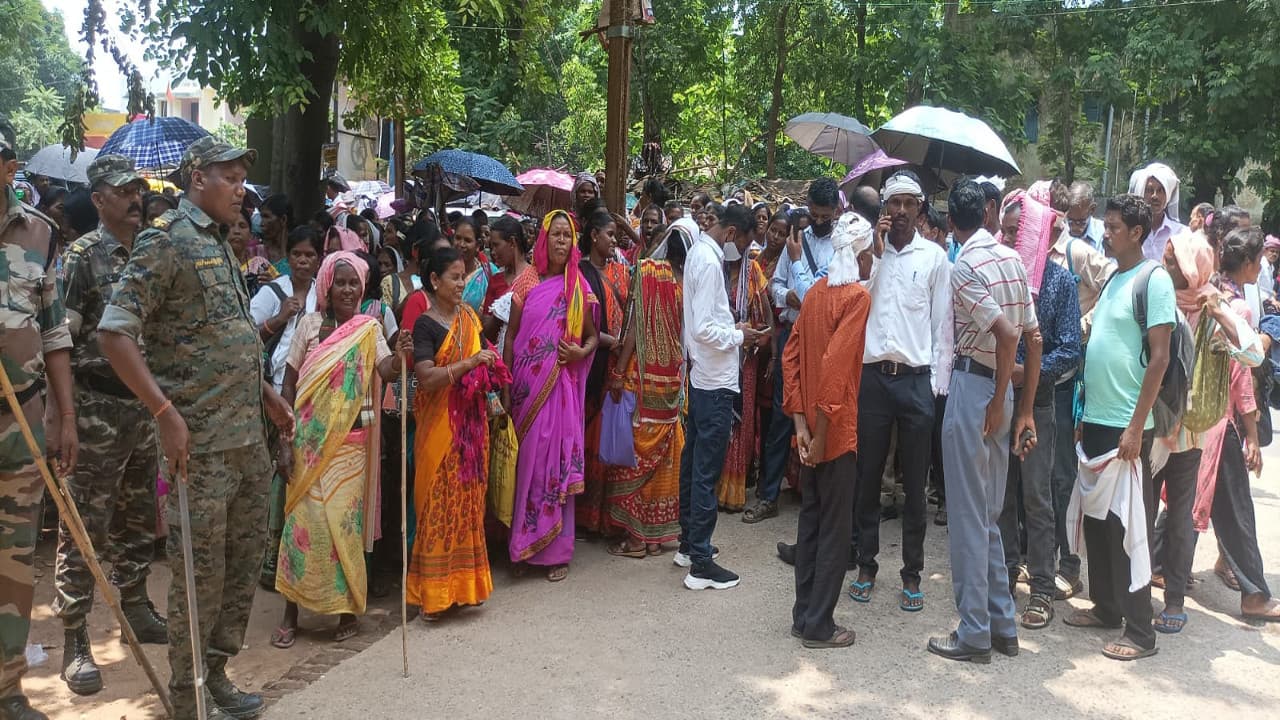 नेतरहाट फील्ड फायरिंग रेंज की अधिसूचना रद्द  हो, लातेहार के प्रभावित गांव के ग्रामीणों ने निकाली रैली