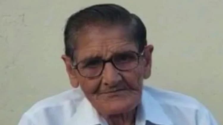 UP News: मेरठ में बुजुर्ग का पांच बार टीकाकरण, छठवीं बार की आयी तारीख, जानें पूरा मामला