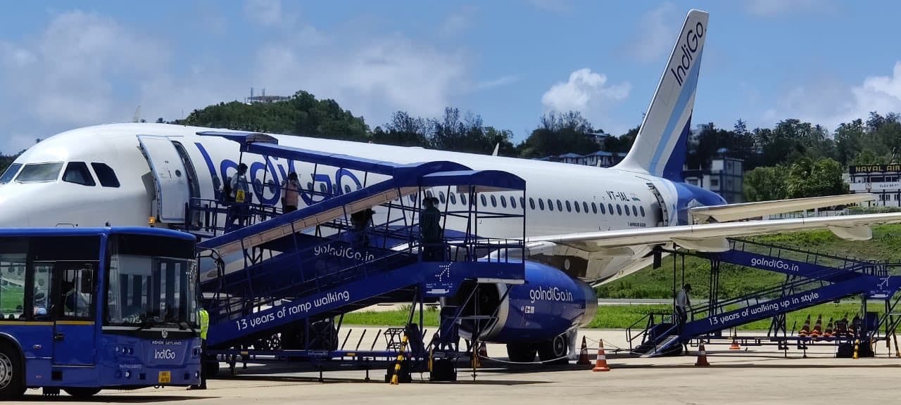 फ्लाइट में आ गया कोरोना पॉजिटिव, पायलट सहित कई पैसेंजर और स्टाफ रहेंगे कोरेंटिन में