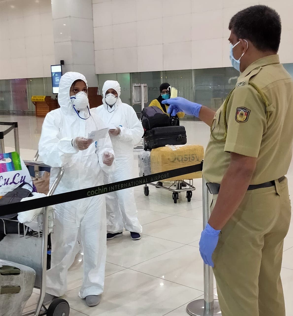 फ्लाइट का सफर नहीं आसान ! कहीं 14 तो कहीं 7 दिन रहना पड़ेगा कोरेंटिन, जानिए राज्यों की एडवाइजरी