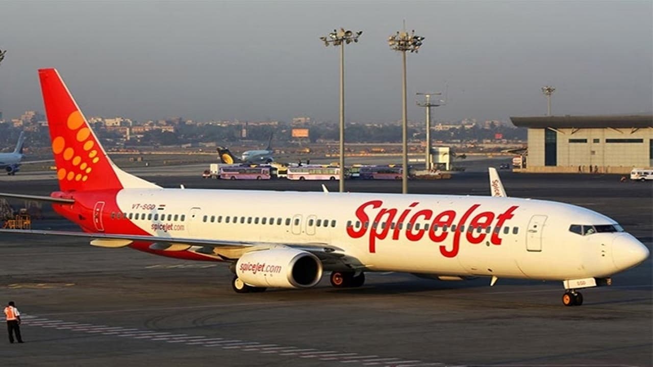 SpiceJet: स्पाइसजेट ने जुटाया 900 करोड़ का फंड, पांच प्रतिशत तक उछल गए कंपनी के शेयर, देखें अपडेट