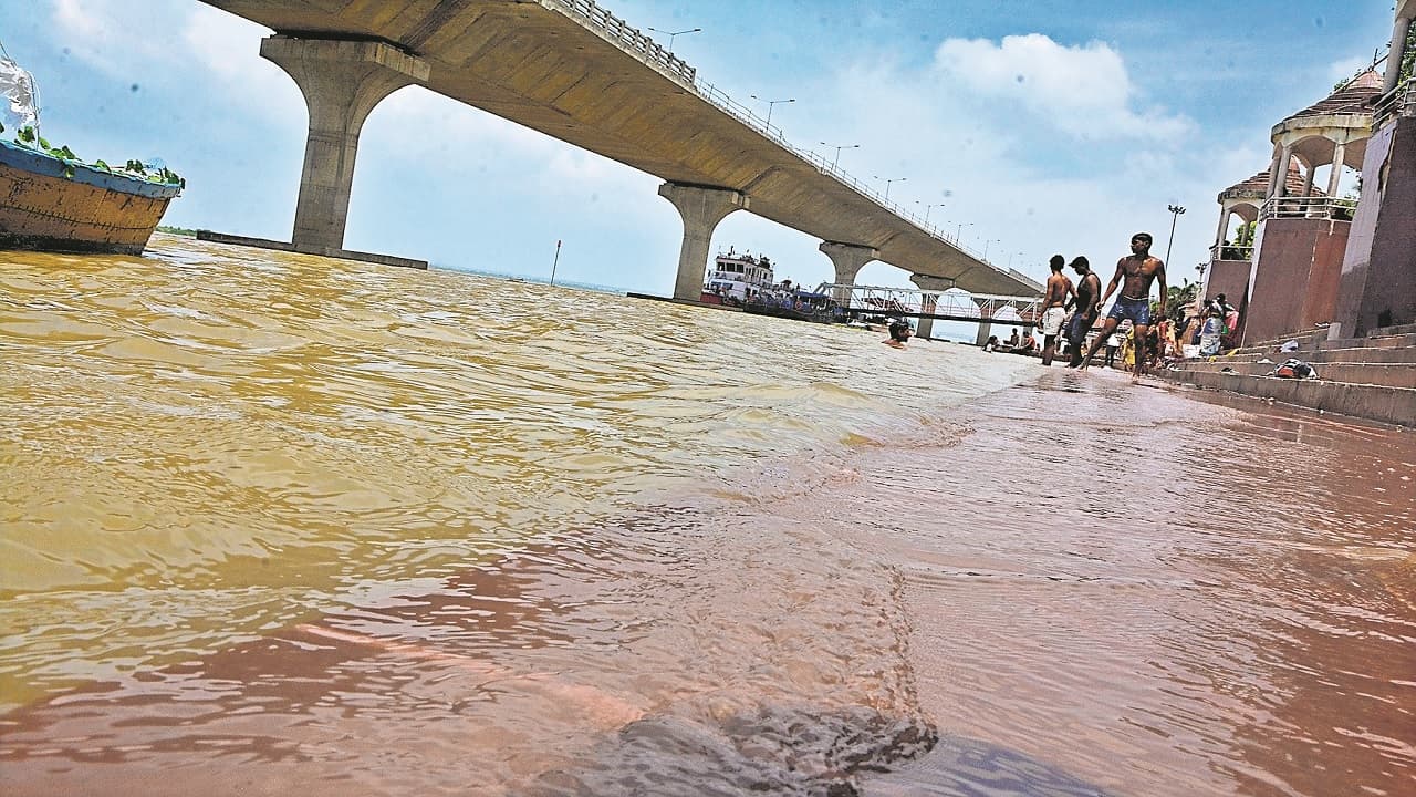 बिहार में फिर बढ़ी बाढ़ की चिंता, गंगा का जलस्तर खतरे के निशान तक पहुंचा, चेतावनी जारी