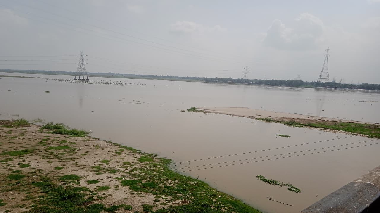 Bihar Flood Update: कोसी-सीमांचल में नदियों का जलस्तर बढ़ा, कई इलाकों में बने बाढ़ जैसे हालात