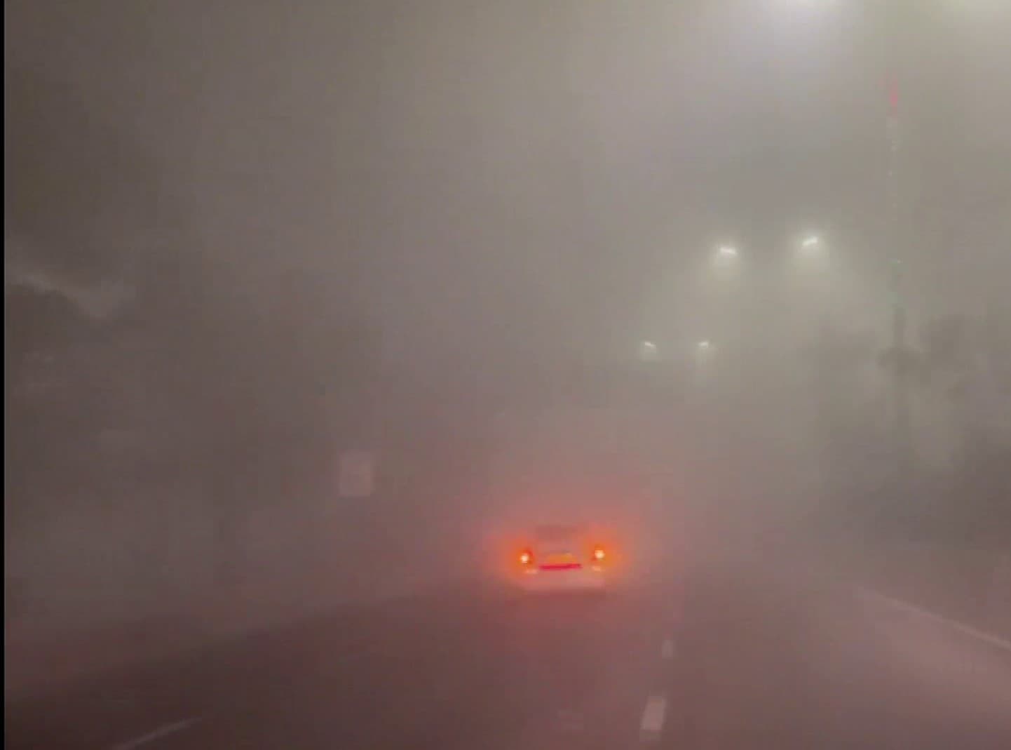 Lucknow Weather Update: लखनऊ में तापमान में गिरावट, तेज हवाएं करेंगी परेशान, जानें कैसा रहेगा आज का मौसम