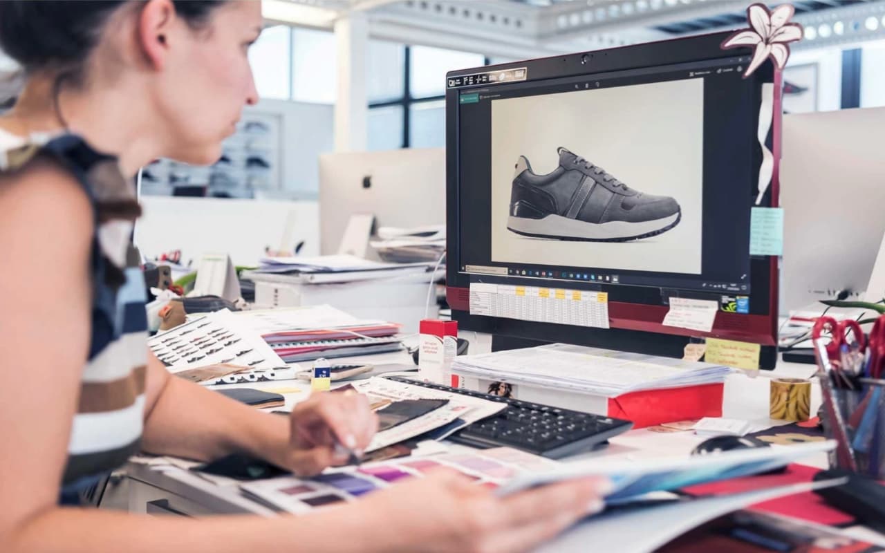 Career Tips: फुटवियर डिजाइनिंग में बनाएं अपना करियर, होगी लाखों की कमाई, जानें यहां सब कुछ