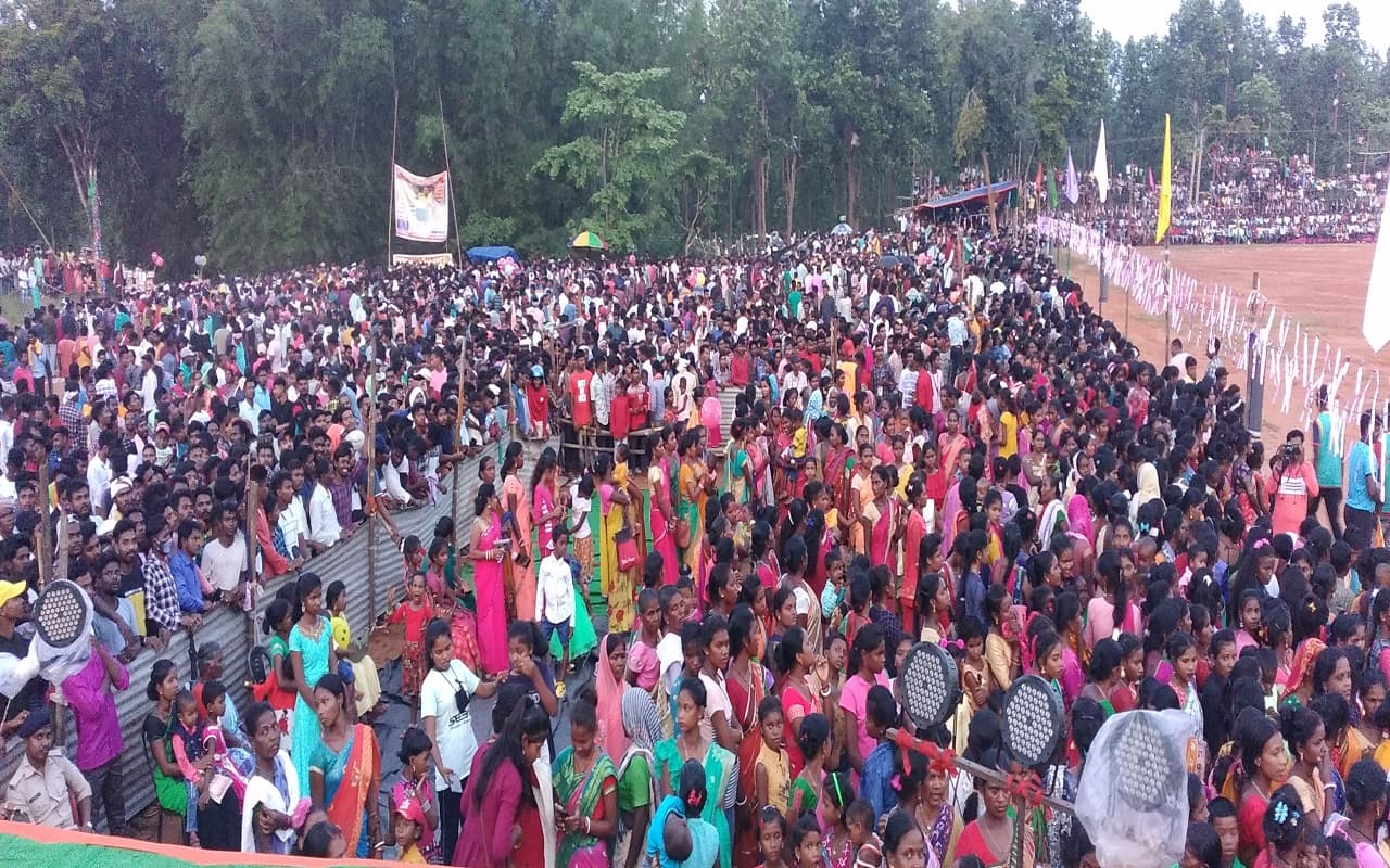 झारखंड के ग्रामीण फुटबॉल महाकुंभ में मऊभंडार को हरा पुरुलिया बनी चैंपियन, विजेता को 2.50 लाख कैश व ट्रॉफी