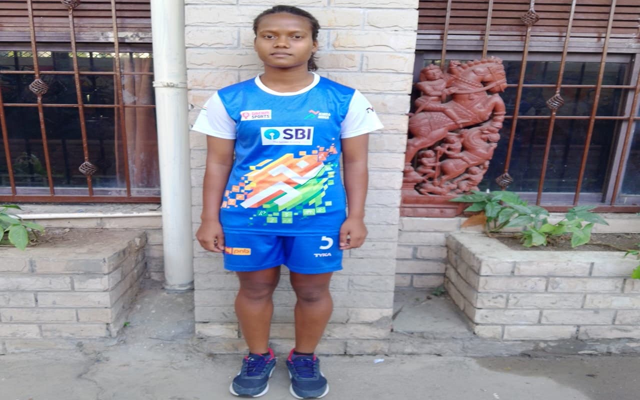 झारखंड : भारतीय महिला फुटबॉल टीम के राष्ट्रीय कैंप के लिए सिमडेगा की 2 महिला फुटबॉलर चयनित