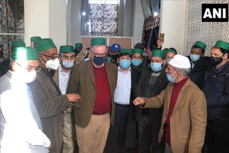 विदेशी प्रतिनधिमंडल की टीम जम्मू कश्मीर में, स्थानीय लोगों से विकास पर चर्चा, पर्यटन स्थलों का दौरा