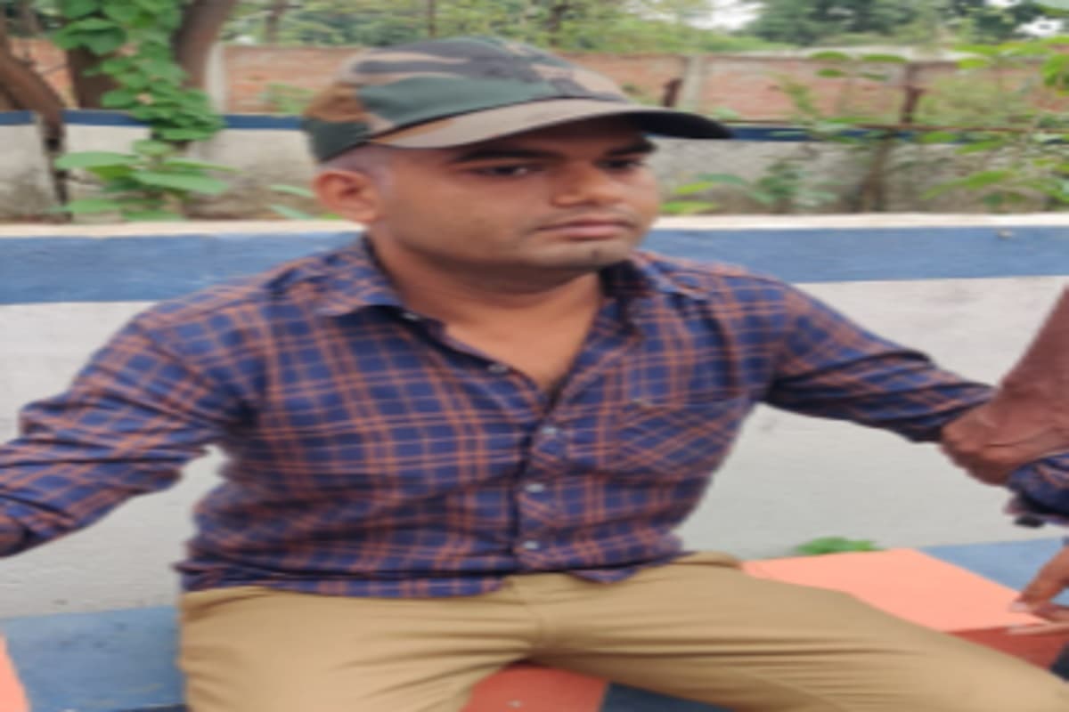 वनरक्षी अमरेंद्र कुमार को ACB ने 4000 रुपये घूस लेते किया गिरफ्तार, इस वजह से मांग रहा था रिश्वत