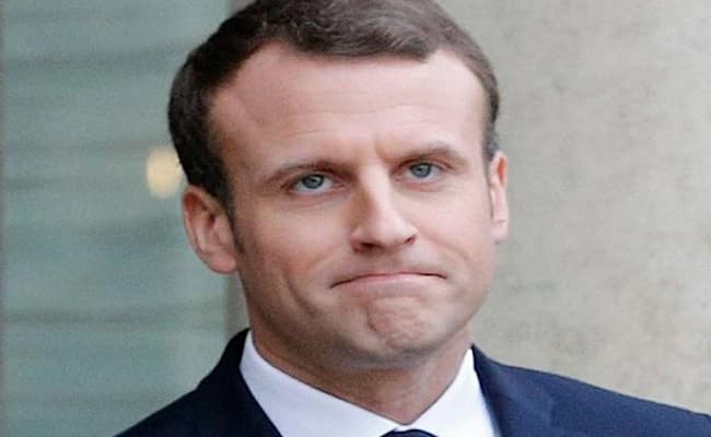 फ्रांस के राष्ट्रपति इमैनुएल मैक्रों को शख्स ने सरेआम जड़ा थप्पड़, दो गिरफ्तार