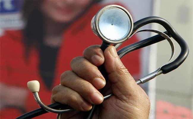 यूक्रेन से लौटे मेडिकल छात्रों के दाखिले पर केंद्र और राज्य सरकार में छिड़ा विवाद