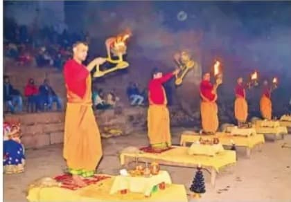 गया के बिंदेश्वरी घाट पर हुई फल्गु महाआरती, पटना के गंगा घाट पर अभी करना होगा इंतजार