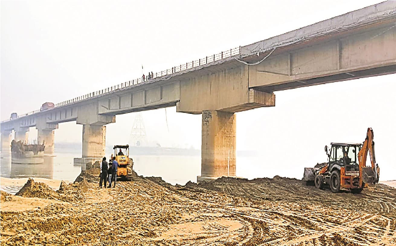 गोपालगंज में 11 साल बाद अधूरे डुमरिया सेतु का निर्माण हुआ शुरू, लोगों में जगी सुलभ यात्रा की उम्मीद