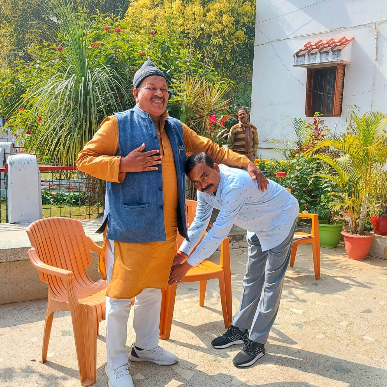 झारखंड विधानसभा की पुस्तकालय विकास समिति की अध्ययन यात्रा, पूर्व सांसद फुरकान अंसारी से मिले विधायक मंगल कालिंदी