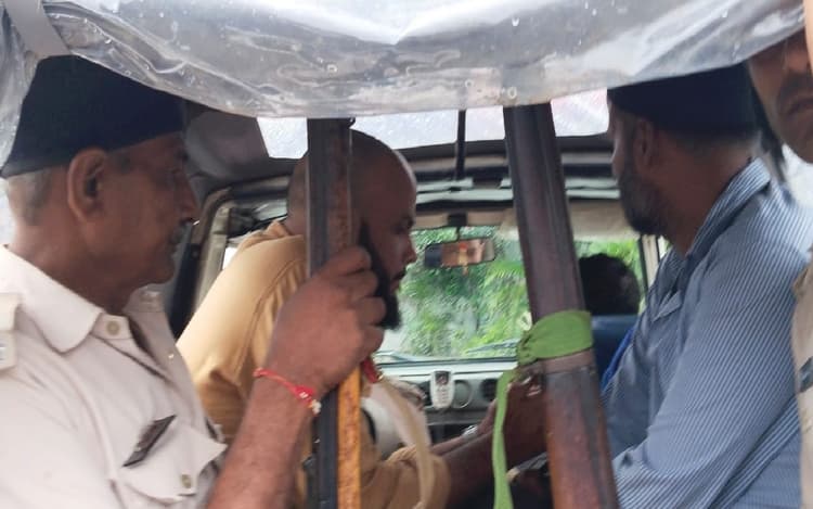 इंडिगो की फ्लाइट में इंजीनियर ने एयर होस्टेस से की छेड़छाड़, पटना एयरपोर्ट पर पुलिस ने किया गिरफ्तार