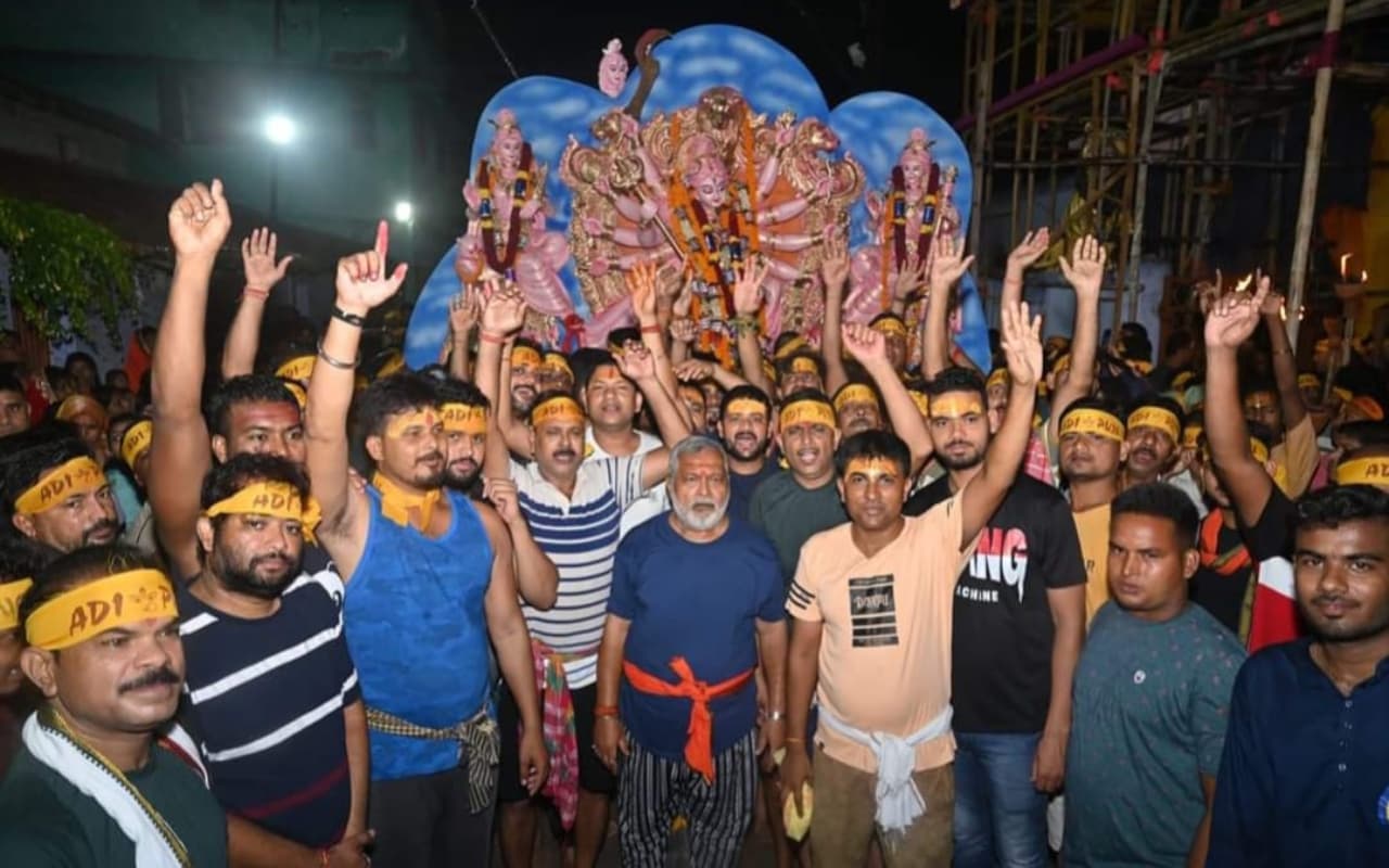 Durga Puja 2023: चक्रधरपुर में 1857 से हो रही दुर्गा पूजा, पूजन से विसर्जन तक दिखती है इतिहास की झलक