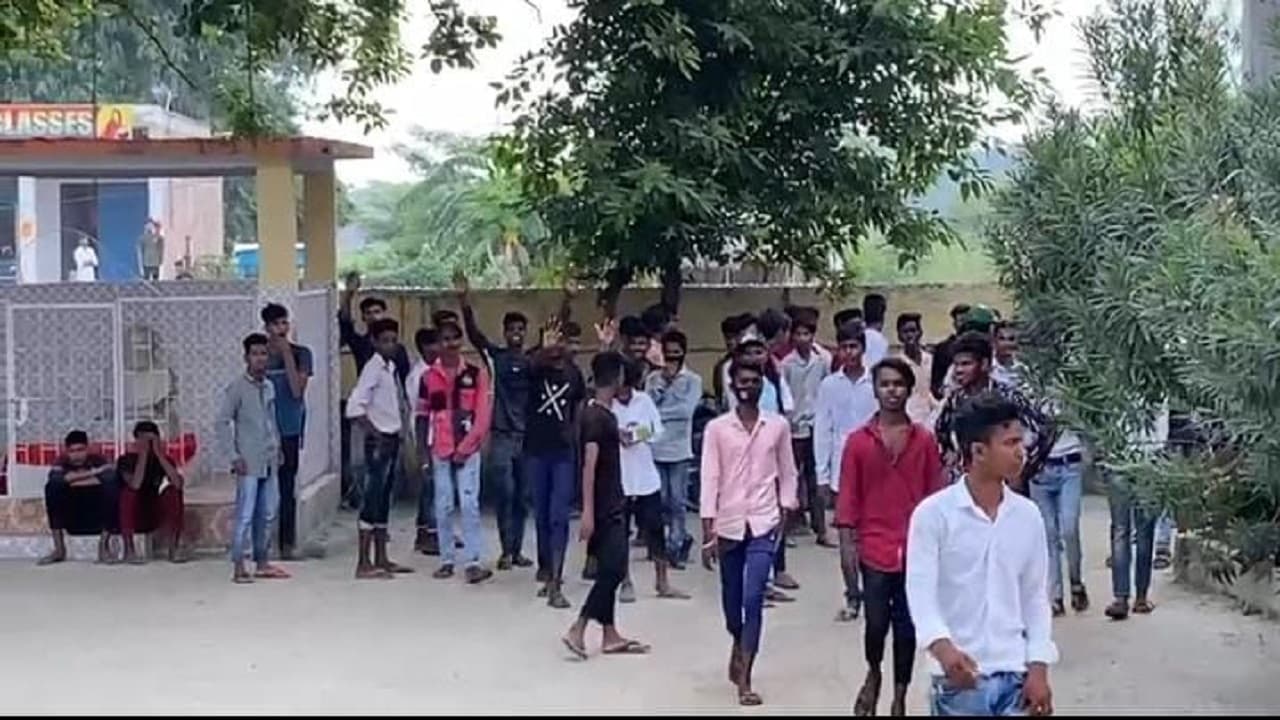 PHOTOS: झारखंड की धरती पर गंगा विलास क्रूज का हुआ पारंपरिक अंदाज में स्वागत, देखें तस्वीरें