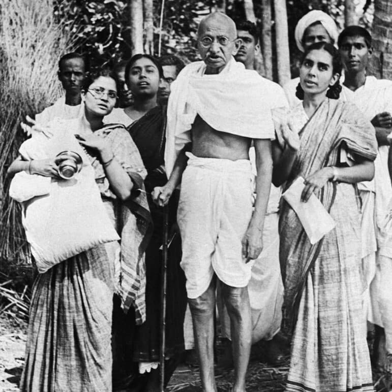 Gandhi Jayanti 2023: आज बड़े ही धूमधाम से मनाई गई गांधी जयंती, वीडियो में देखिए बापू का यह खास अवतार