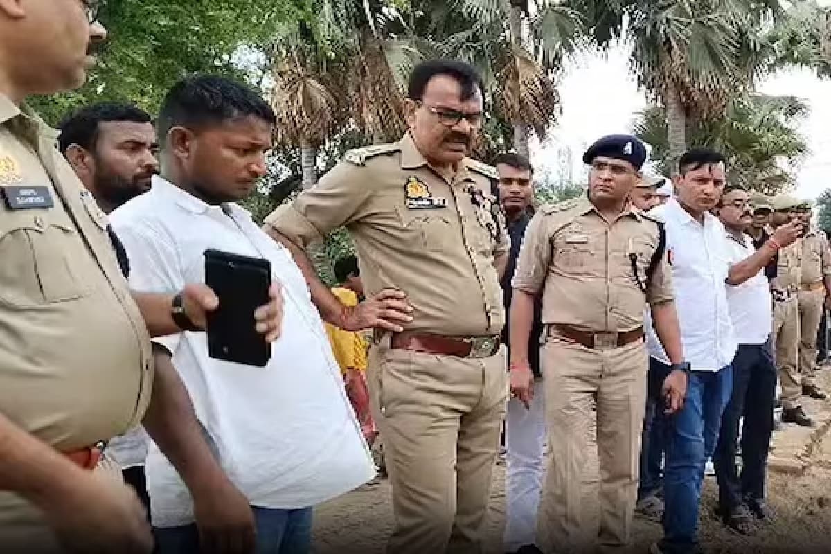 गाजीपुर में ग्राम प्रधान के बेटे व रिश्तेदार की चाकू से गोदकर हत्या, डबल मर्डर से मचा हड़कंप
