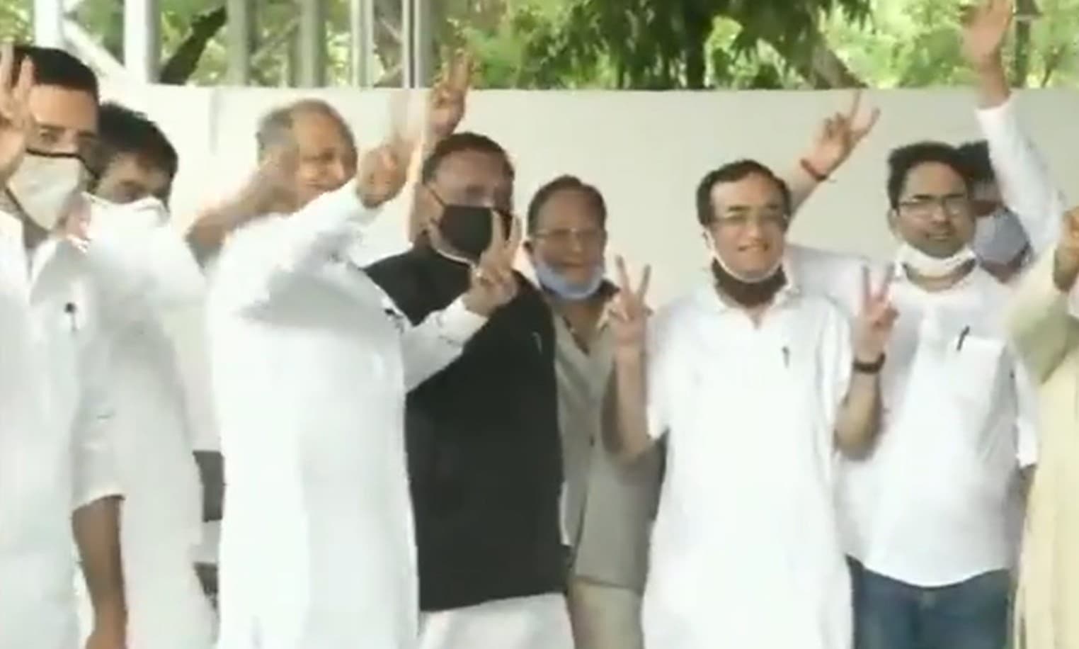 Rajasthan Political Crisis Live : बीजेपी ज्वाइन नहीं करेंगे सचिन पायलट, करीबी सूत्रों ने दी जानकारी