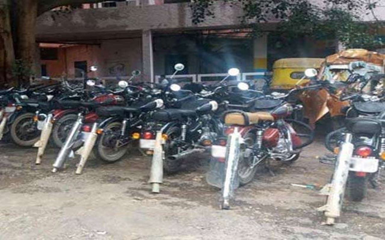 बोकारो के बेरमो में हुए ऐसे मैकेनिक्स जो इंडियन गाड़ियों में विदेशी गाड‍़ियों का इंजन करते थे फिट