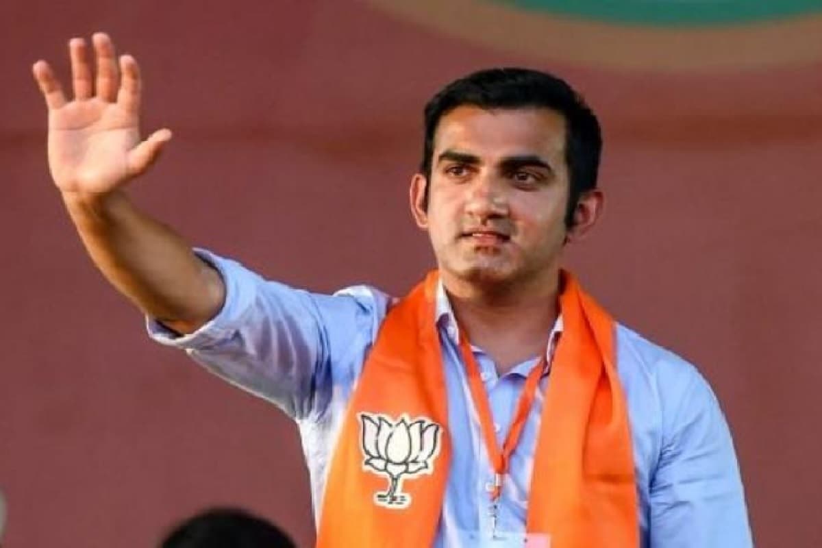 दिल्ली में कोरोना पर राजनीति : क्रेडिट लेने की मची होड़, गंभीर ने केजरीवाल को बताया '21वीं सदी का तुगलक'