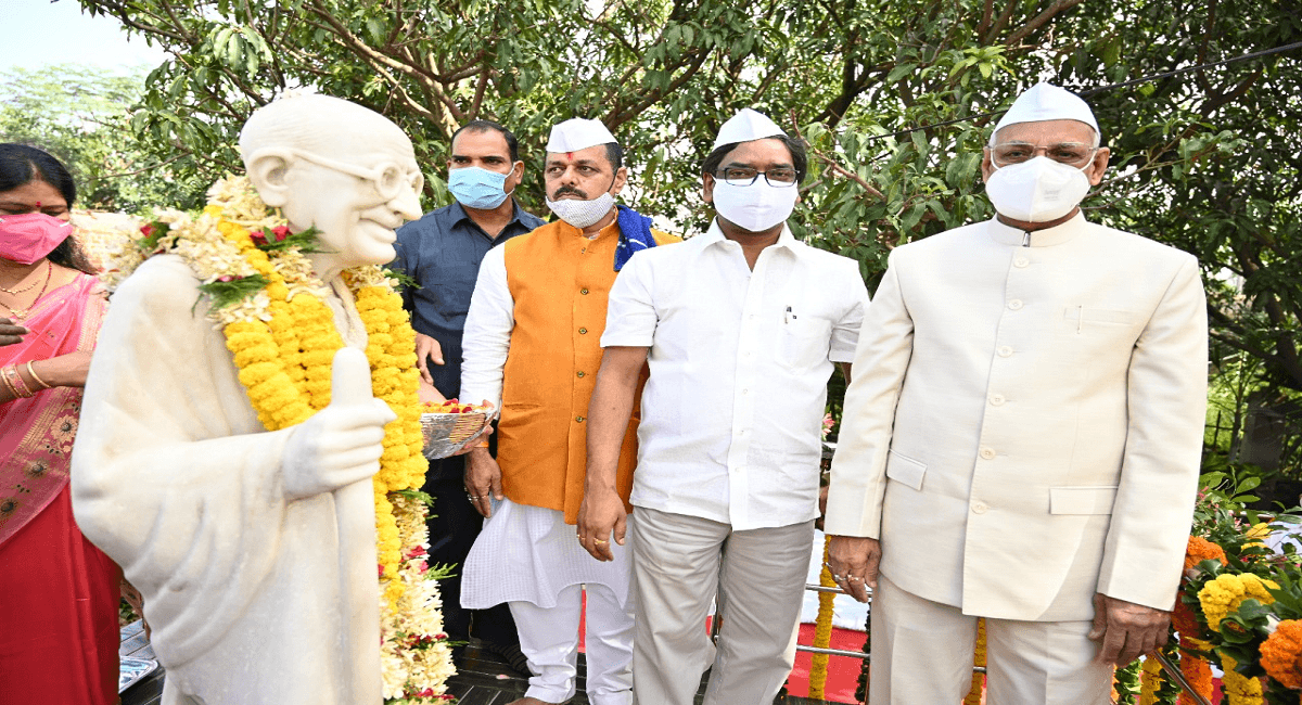 Gandhi Jayanti 2021 : झारखंड के सीएम हेमंत सोरेन बोले-रांची का तिरिल आश्रम बनेगा पर्यटन व शोध का केंद्र Gandhi Jayanti 2021 : झारखंड के सीएम हेमंत सोरेन बोले-रांची का तिरिल आश्रम बनेगा पर्यटन व शोध का केंद्र