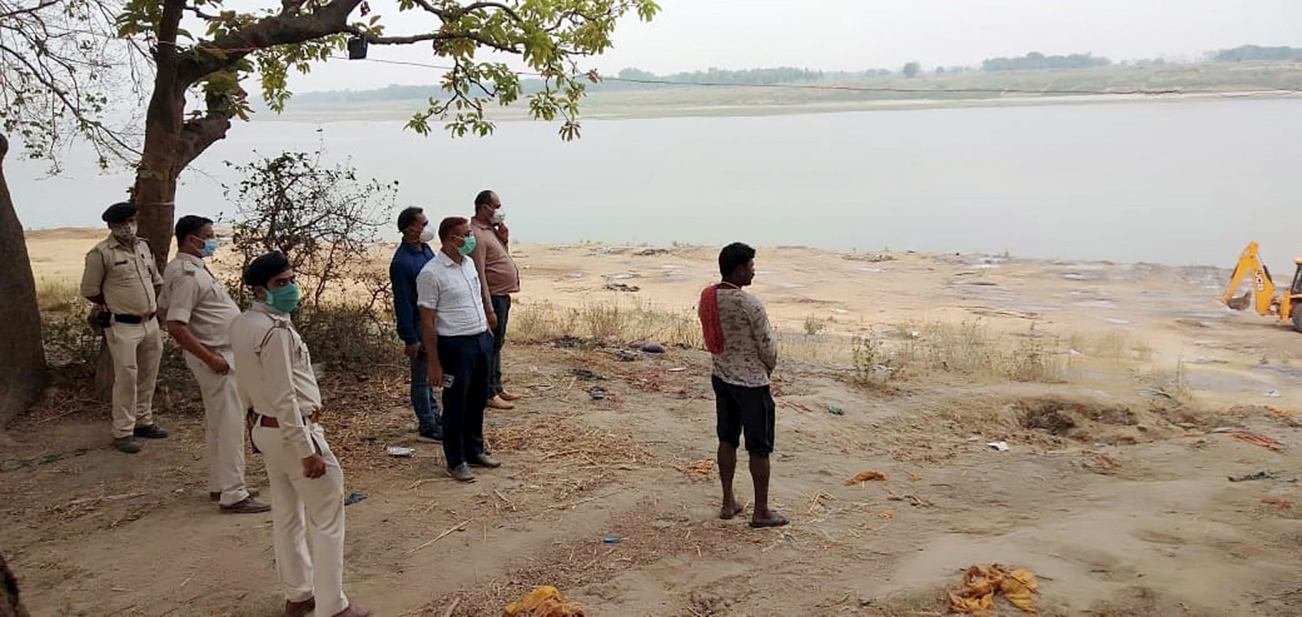 Coronavirus Transmission Through Water : नदियों के पानी से अब फैलेगा कोरोना वायरस? गंगा और यमुना में तैरते शव….जानिए क्या कहते हैं एक्सपर्ट्स