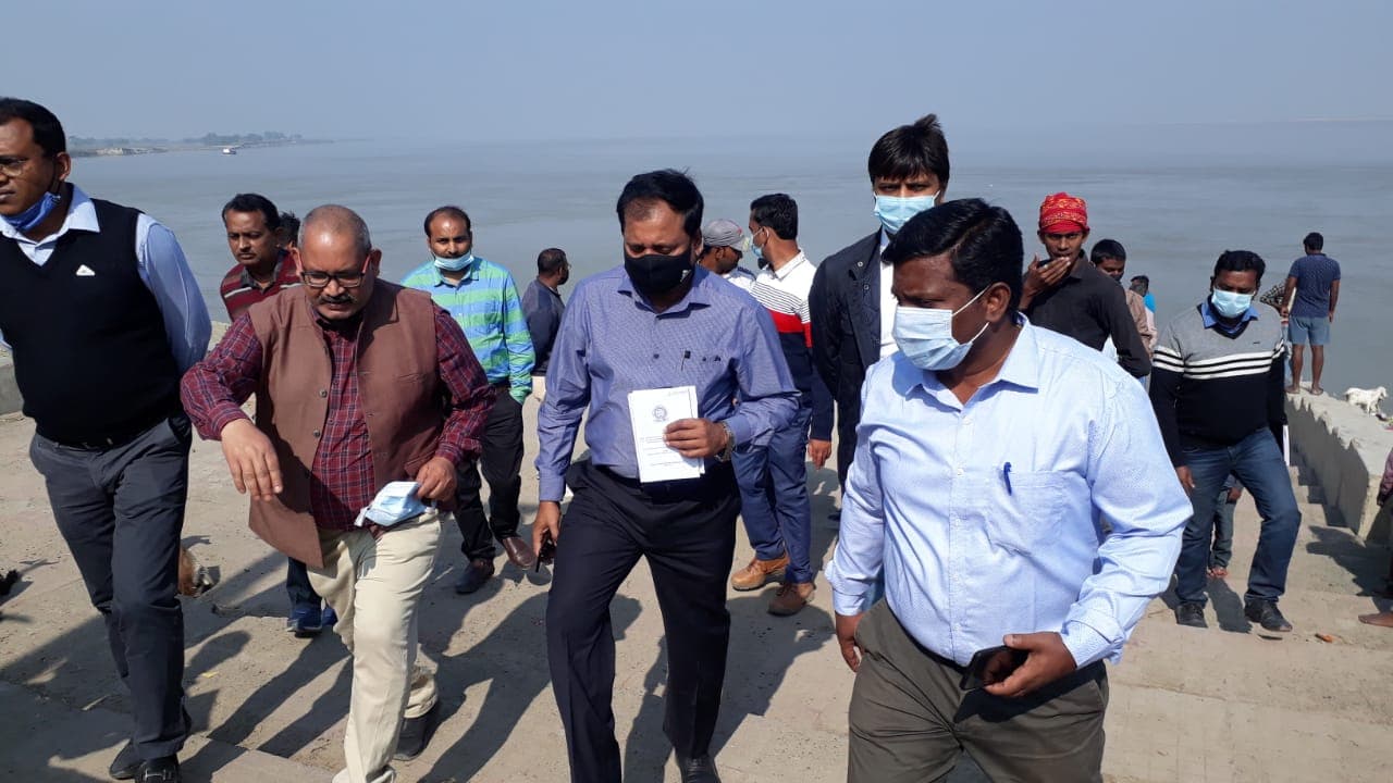 Jharkhand News: IIT रुड़की की टीम ने साहिबगंज गंगा कटाव क्षेत्र का किया निरीक्षण, पीड़ितों को दिया ये भरोसा Jharkhand News: IIT रुड़की की टीम ने साहिबगंज गंगा कटाव क्षेत्र का किया निरीक्षण, पीड़ितों को दिया ये भरोसा