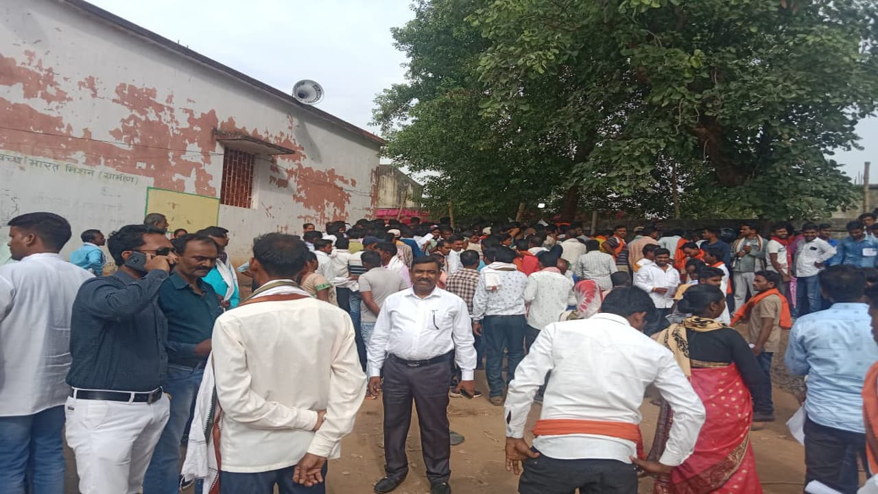 झारखंड पंचायत चुनाव रिजल्ट : गढ़वा के पांच प्रखंडों की काउंटिंग, परिणाम जानने को उत्सुक दिखें प्रत्याशी