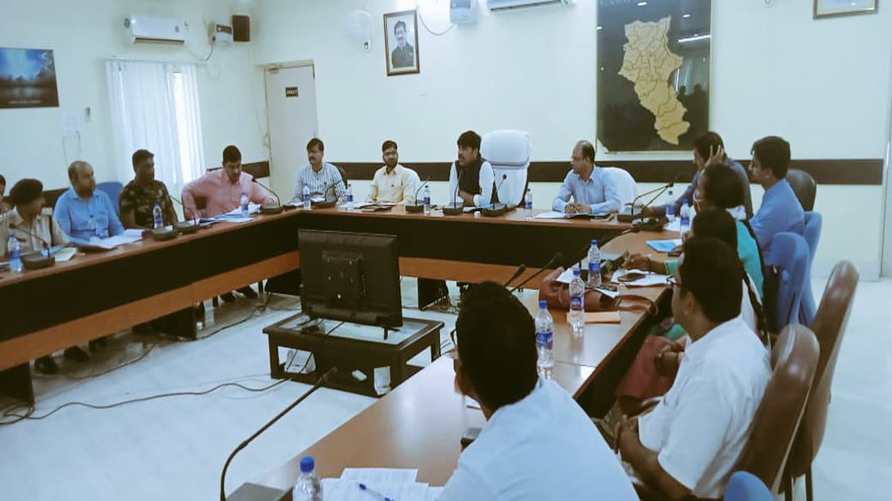 JAC Matric-Inter Exam 2022: परीक्षा की तैयारी को लेकर गढ़वा DC नाखुश, 2 BEO का वेतन रोकने का दिया निर्देश