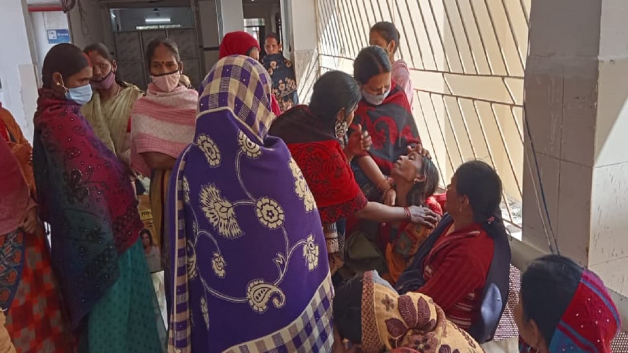 Jharkhand News: झारखंड में जहरीला लड्डू खाने से दो बच्चियों की मौत, दो बच्चियों की हालत नाजुक, मामला दर्ज