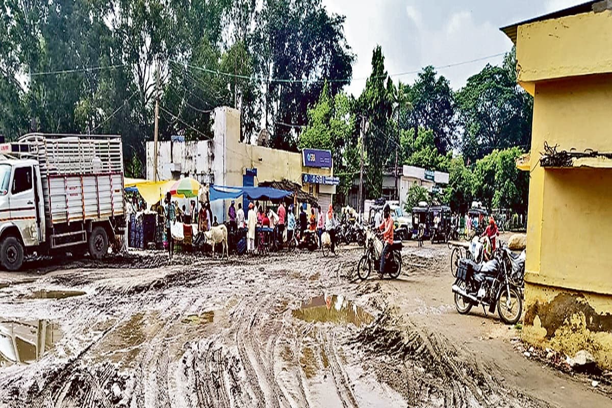 बाजार समिति में प्रतिमाह 30 करोड़ का कारोबार, पर सुविधाएं नदारद