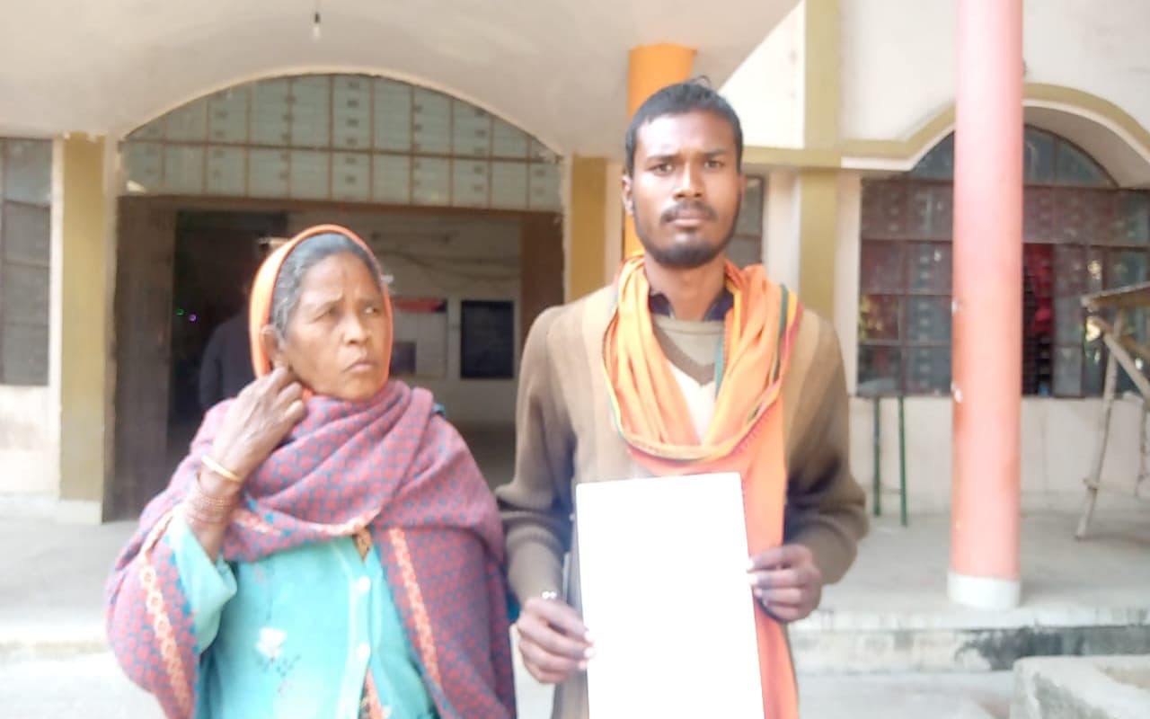 कश्मीर में बंधक बनी गढ़वा की 9 बेटियां घर वापस आने की लगा रही गुहार, SP को नहीं मिली शिकायत