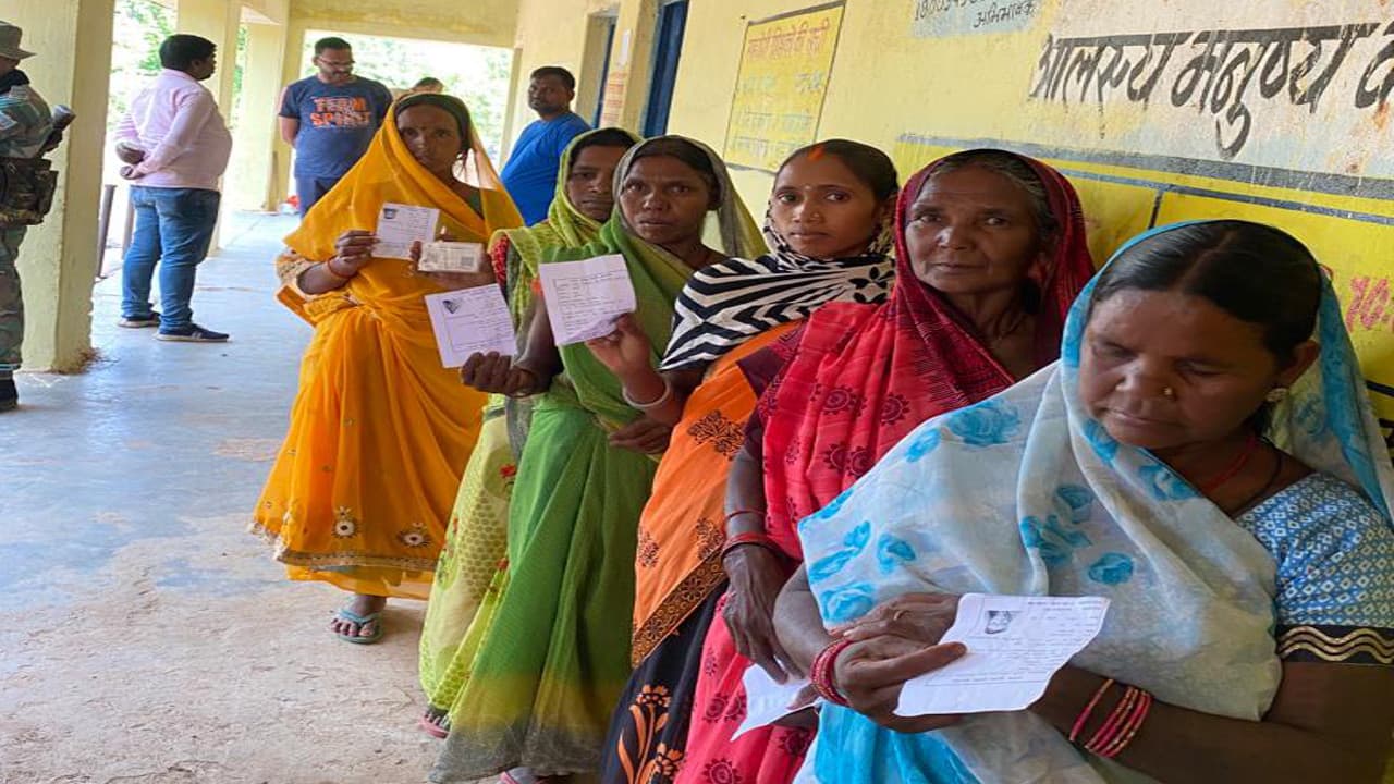 बिहार की राजनीति में हासिये पर महिला, गिनी चुनी बनी विधायक, किसी पार्टी ने नहीं बनाया अब तक अध्यक्ष