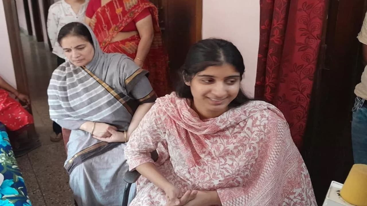 UPSC 2022 Topper: बिहार की गरिमा लोहिया बनीं टॉपर, देश में हासिल किया दूसरा स्थान UPSC 2022 Topper: बिहार की गरिमा लोहिया बनीं टॉपर, देश में हासिल किया दूसरा स्थान