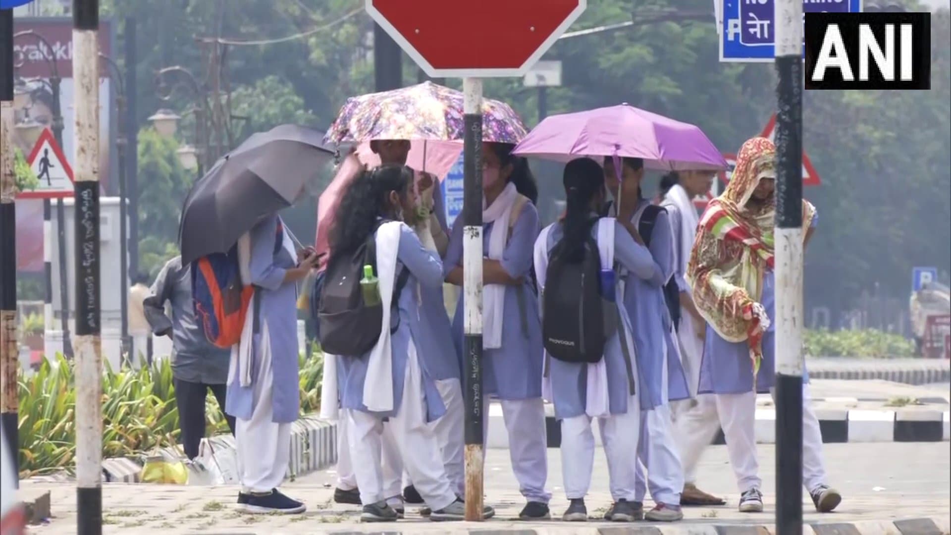 मैदानों में रिकॉर्ड तोड गर्मी.. पहाड़ों में बर्फबारी, लू की चपेट में देश के कई हिस्से, जानिए मौसम का ताजा हाल