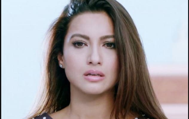 अरे क्या! कोरोना पॉजिटिव होते हुए भी शूटिंग कर रहीं थीं गौहर खान, दर्ज हुई एफआईआर