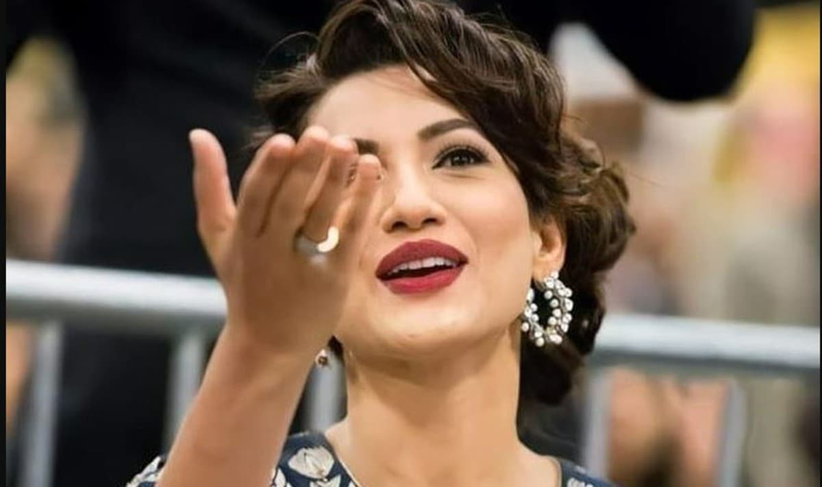 Gauhar Khan नजर आईं Wonder Woman के लुक में, फैंस ने एक्ट्रेस की एवरग्रीन Rekha से कर दी तुलना