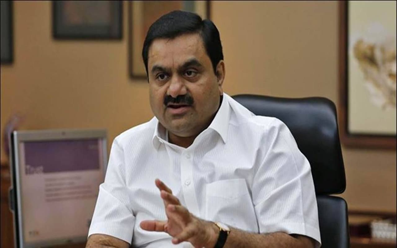 Adani Group: हिंडनबर्ग रिपोर्ट से हुए नुकसान से तेजी बाहर आ रहा अदाणी ग्रुप, 64 बिलियन डॉलर रह गया घाटा