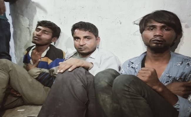 तीन महीने से एनआरसी के विरोध में धरना पर बैठे लोगों पर फायरिंग, स्थिति नियंत्रण में