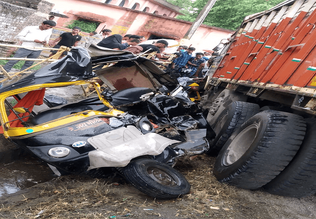 बिहार के गया में हुआ भीषण सड़क हादसा, ट्रक ने मारी टेंपो को टक्कर, एक ही परिवार के 7 लोगों  की मौत