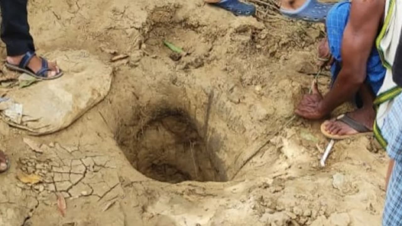 बिहार: नालंदा में गहरे बोरवेल में गिरा मासूम शिवम, सुरक्षित बाहर निकालने के लिए चल रहा प्रयास