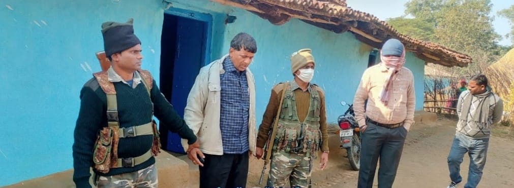 झारखंड के गढ़वा जिले से पंचायत सचिव घूस लेते गिरफ्तार, आवास योजना के लाभुक से मांगी थी रिश्वत