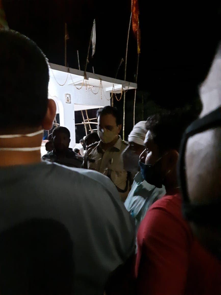 झारखंड के गढ़वा में दशरथ साव मर्डर केस में दो पुलिस अधिकारियों पर गिरी गाज, रमकंडा थाना का घेराव कर रहे आक्रोशित ग्रामीणों का धरना खत्म, पढ़िए क्या है पूरा मामला