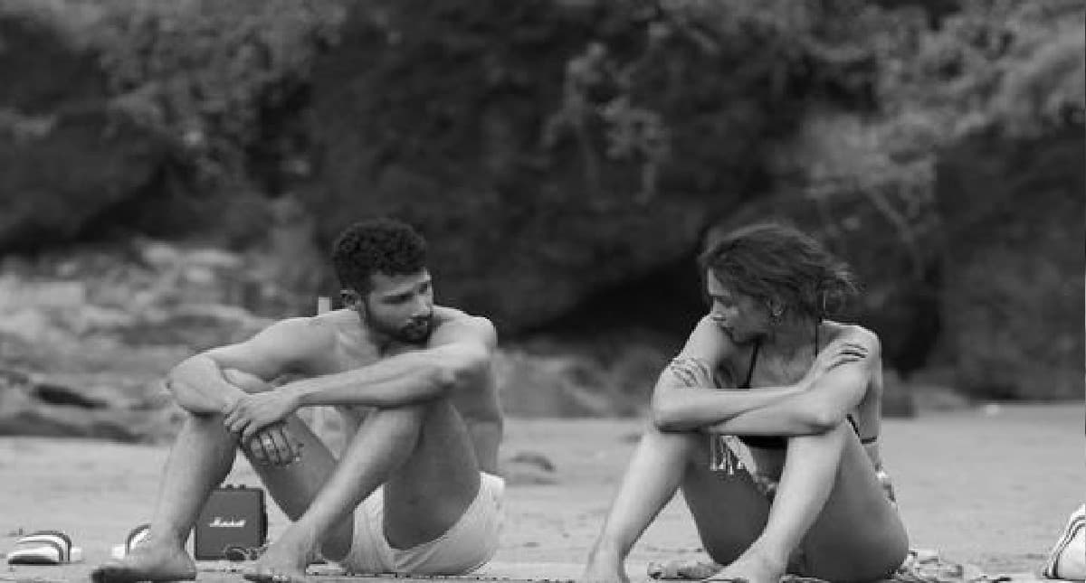 Gehraiyaan: सिद्धांत चतुर्वेदी को किस करते नजर आई दीपिका पादुकोण, शकुन बत्रा की फिल्म इस दिन होगी रिलीज