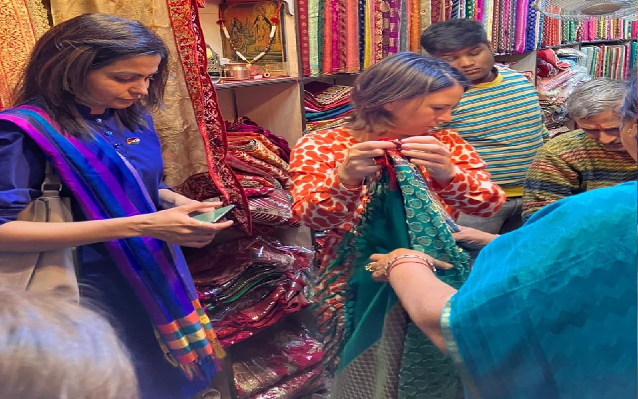 जर्मनी की विदेश मंत्री का भारत दौरा, चांदनी चौक पर की खरीदारी, पेटीएम से किया भुगतान