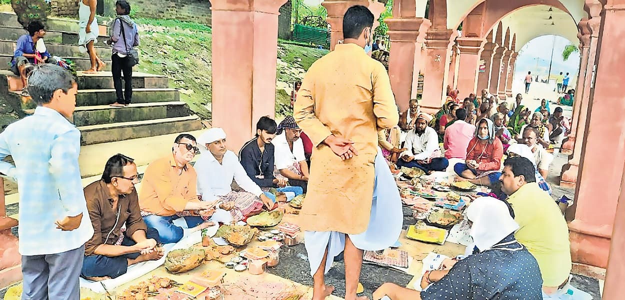Pitru Paksha: गया में इस साल नहीं लगेगा राजकीय मेला, श्राद्ध-कर्मकांड पर रोक नहीं, जानिये प्रशासन की तैयारी