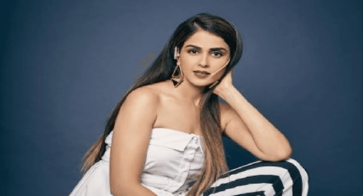 गहना वशिष्ठ का मुंबई पुलिस ने कर दिया बुरा हाल, फटे कपड़े में फोटो शेयर कर बोली- आप लोगों की आत्मा नहीं भरी...