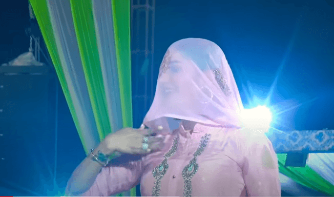 सपना चौधरी ने घूंघट ओढ़ स्टेज पर किया शानदार डांस, तहलका मचा रहा VIDEO